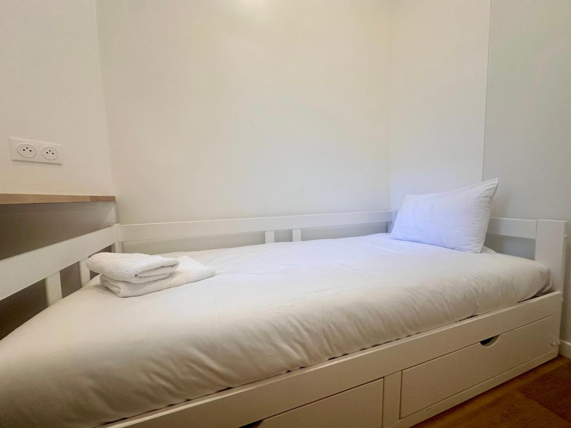 Apartment Metro-Paris อานีแย-ซูร์-แซน ภายนอก รูปภาพ